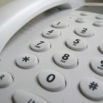 Téléphone d'assistance pour personnes âgées